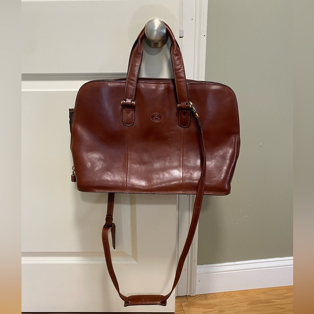 Stunning brand new brown Tony Perotti leather bag